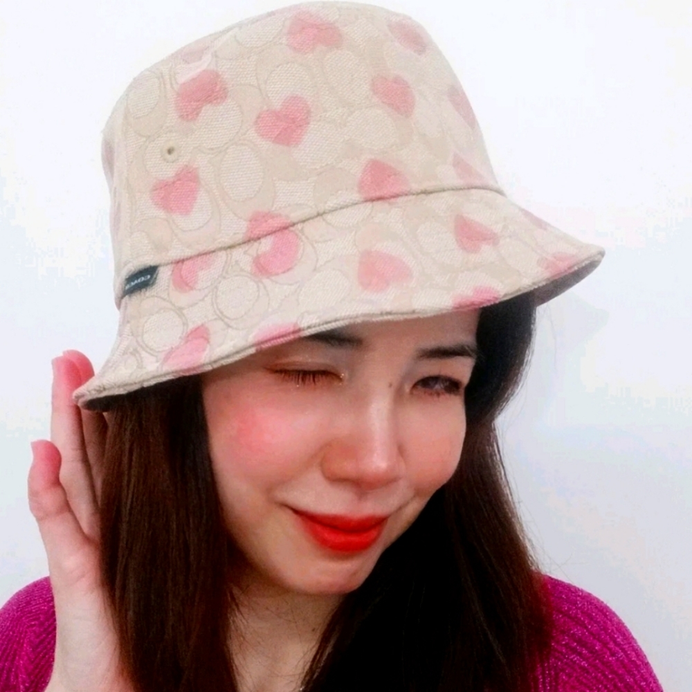 Coach sweet heart buket hat